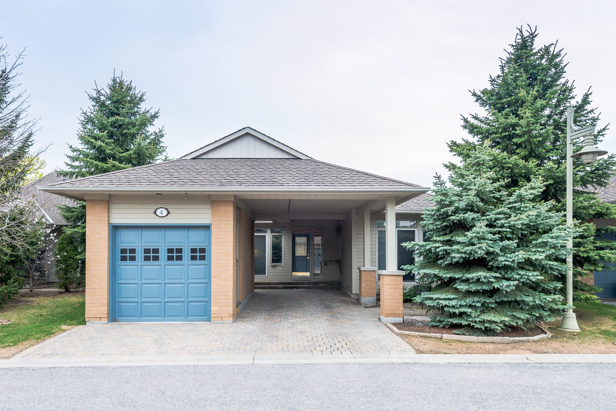 4 Dale Meadow Way. Swan Lake, Markham Tar Team Real Estate