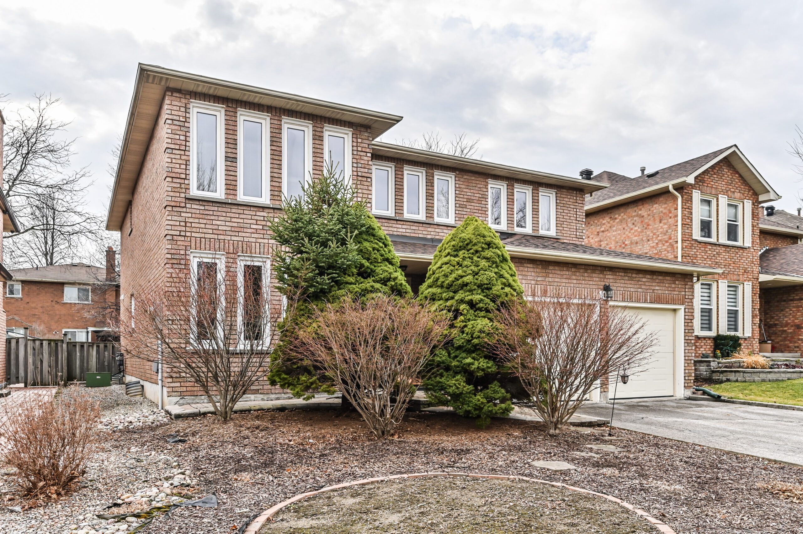 107 Summerdale Drive, Markham Tar Team Real Estate